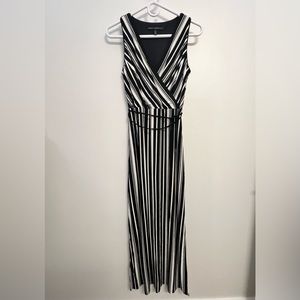 White House Black Market size 2 maxi dress